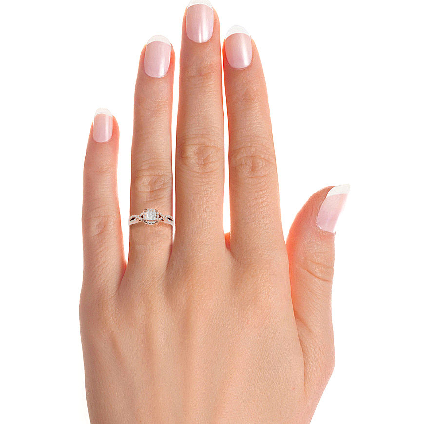 Giada Diamond Halo Ring